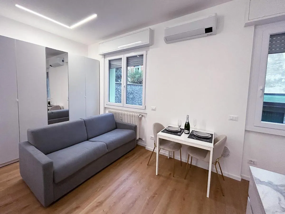 Appartamento Duomo 15 Minuti - Led House Milano 0*,