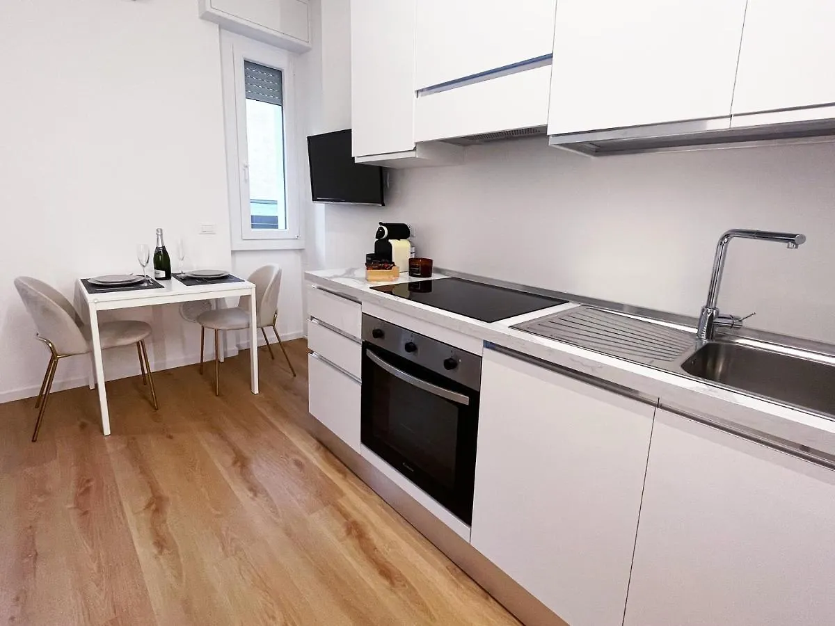 Duomo 15 Minuti - Led House Apartment Milan