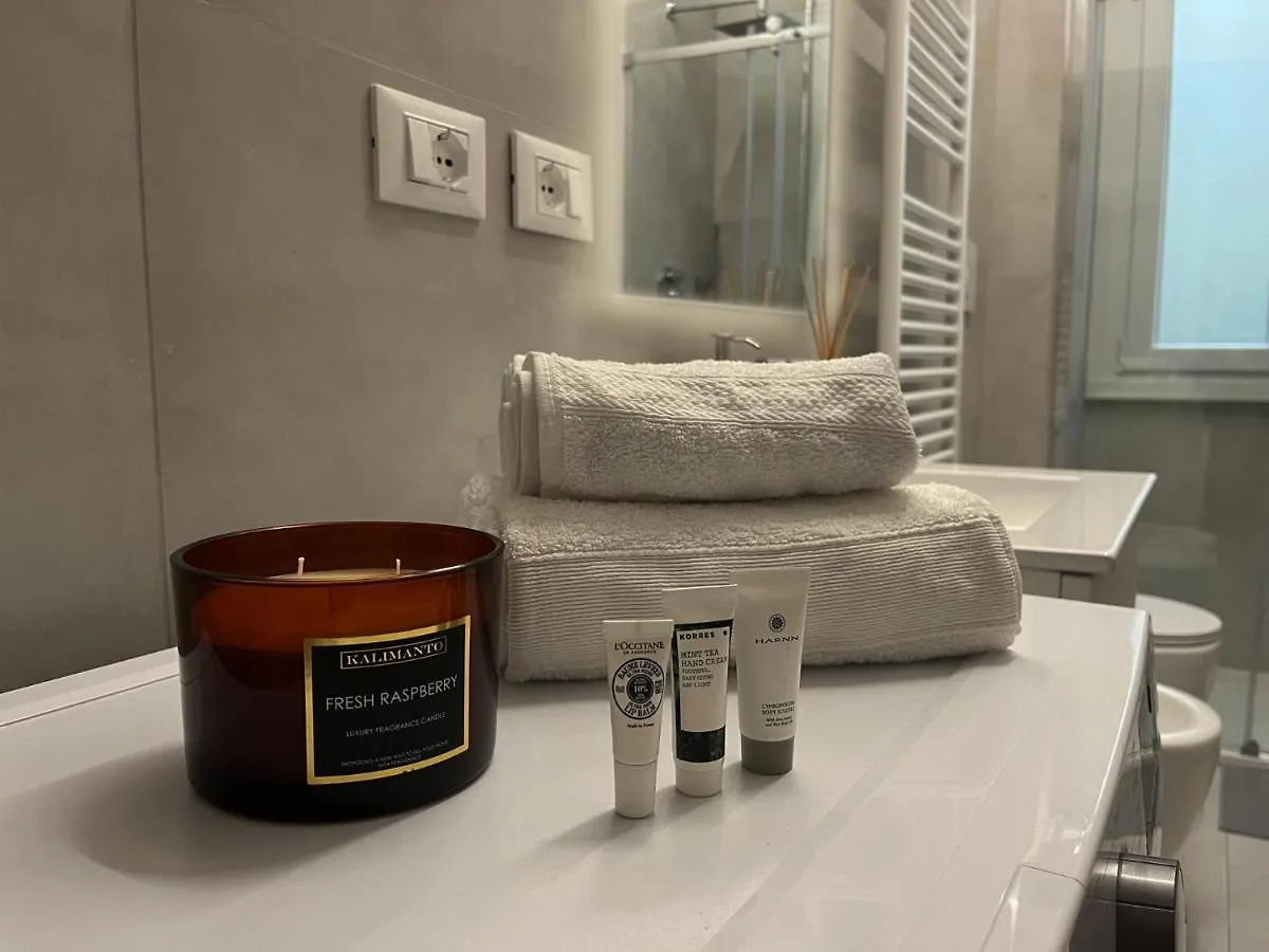 Duomo 15 Minuti - Led House Apartment Milan Italy